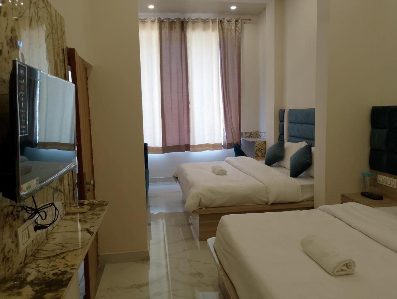 Hotel Lr Delite Inn Mathura Exterior foto