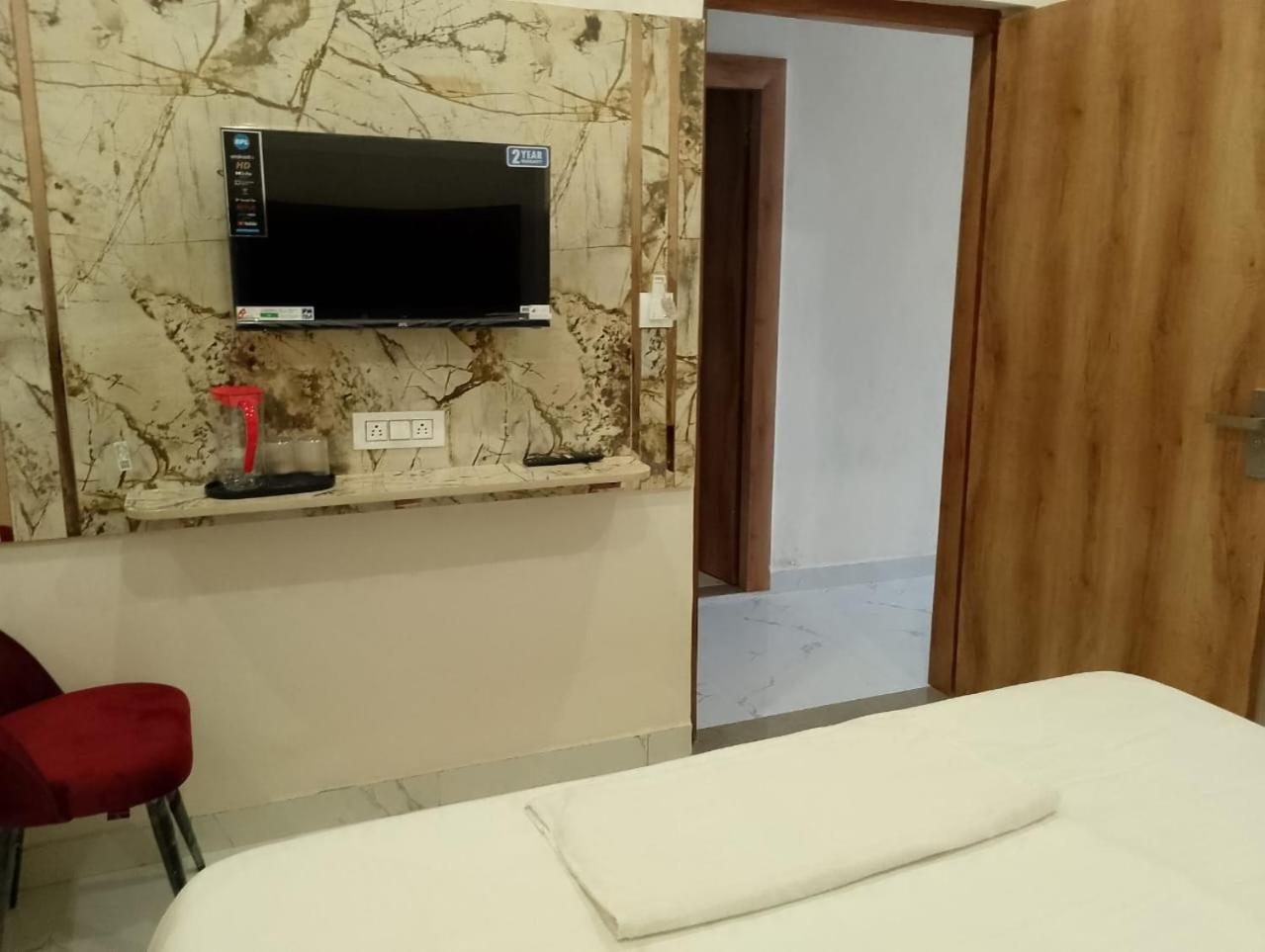 Hotel Lr Delite Inn Mathura Exterior foto